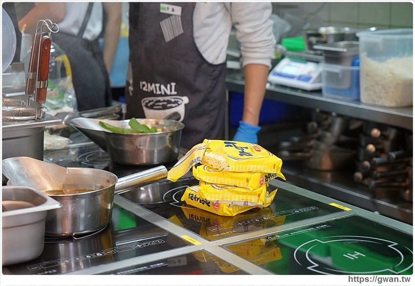 12MINI台中限定新菜單 | 加肉加蛋不加價，配料再升級！！
