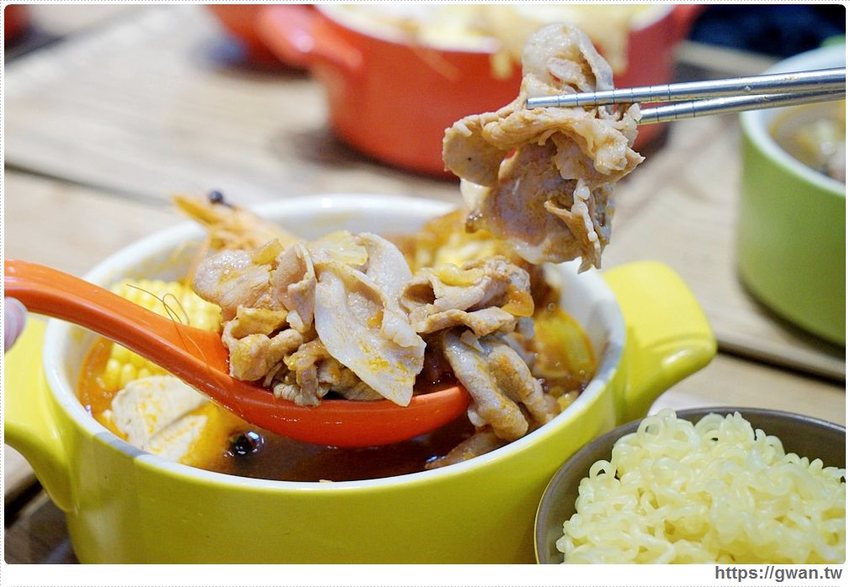 12MINI台中限定新菜單 | 加肉加蛋不加價，配料再升級！！