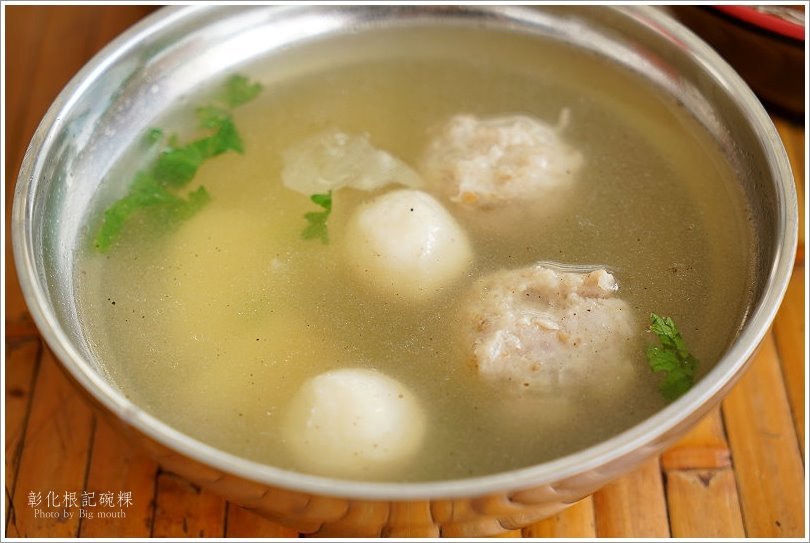 【台中南區美食】彰化根記碗粿．包有配料、份量十足的超好吃碗粿!