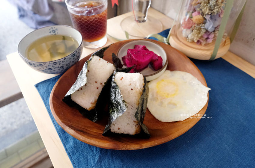台中北區│植覺日食-台中永興街推薦日式烤飯糰、鬆餅及肉蛋吐司 - 藍色起士的美食主義
