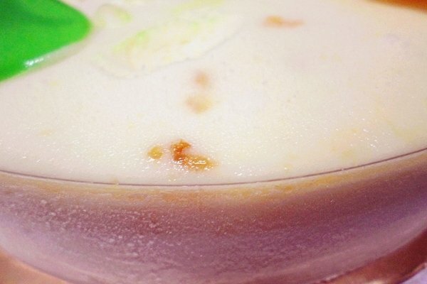 美食 ░ 母親節全台限定版， 法雅 鳳梨義式冰淇淋蛋糕， 用唇齒間味蕾滿足你的視覺