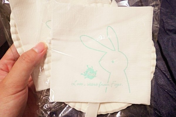 美食 ░ 母親節全台限定版， 法雅 鳳梨義式冰淇淋蛋糕， 用唇齒間味蕾滿足你的視覺