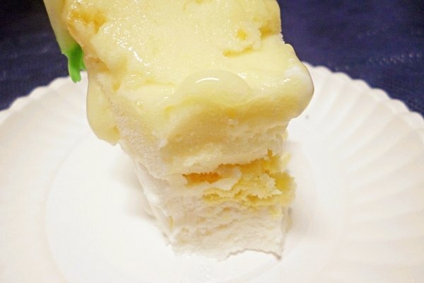 美食 ░ 母親節全台限定版， 法雅 鳳梨義式冰淇淋蛋糕， 用唇齒間味蕾滿足你的視覺