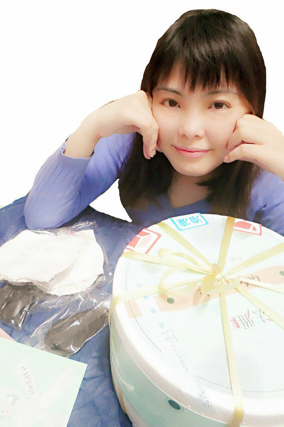 美食 ░ 母親節全台限定版， 法雅 鳳梨義式冰淇淋蛋糕， 用唇齒間味蕾滿足你的視覺