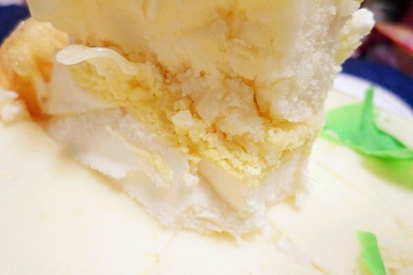 美食 ░ 母親節全台限定版， 法雅 鳳梨義式冰淇淋蛋糕， 用唇齒間味蕾滿足你的視覺