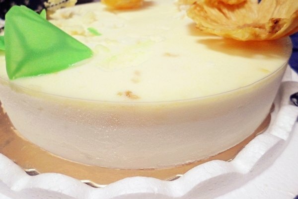 美食 ░ 母親節全台限定版， 法雅 鳳梨義式冰淇淋蛋糕， 用唇齒間味蕾滿足你的視覺