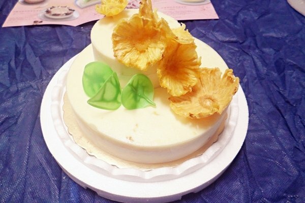 美食 ░ 母親節全台限定版， 法雅 鳳梨義式冰淇淋蛋糕， 用唇齒間味蕾滿足你的視覺