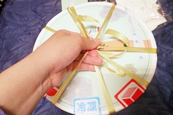 美食 ░ 母親節全台限定版， 法雅 鳳梨義式冰淇淋蛋糕， 用唇齒間味蕾滿足你的視覺