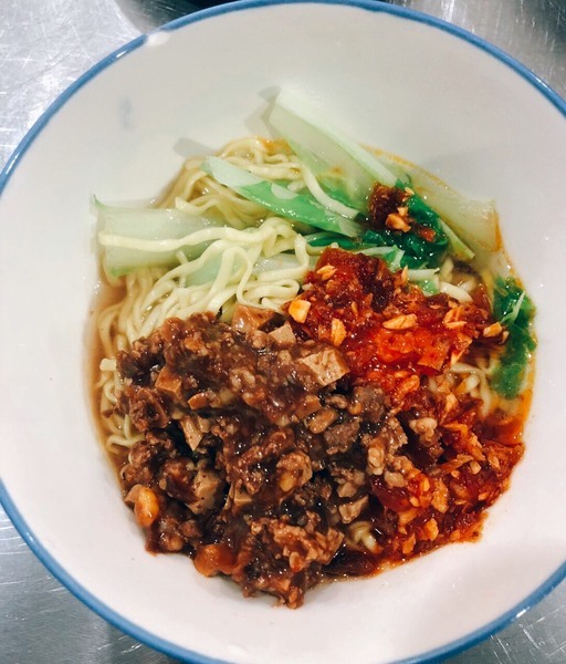 良燕食堂\:【偽グルメ】台北|泰山【良燕食堂】-泰山歐一歐一歐到底有沒有美食!!!(一)