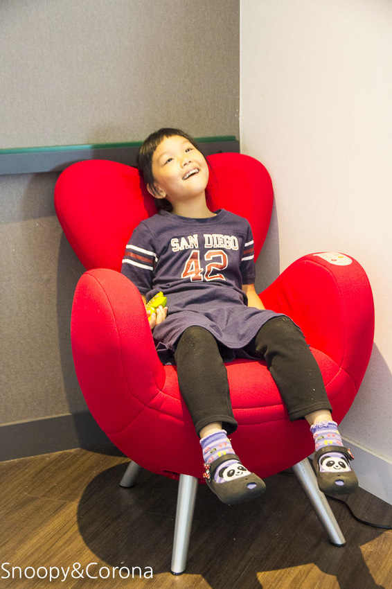 【住宿．新北】碧潭住宿／新加州景觀旅館～緊鄰碧潭水岸與捷運站，親子房附設玩具箱，親子度假好愜意