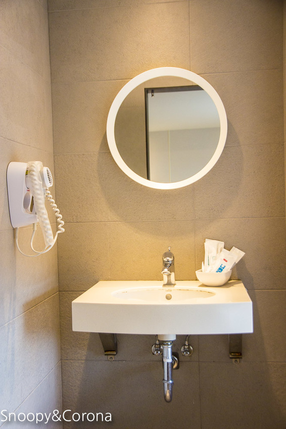 【住宿．新北】碧潭住宿／新加州景觀旅館～緊鄰碧潭水岸與捷運站，親子房附設玩具箱，親子度假好愜意