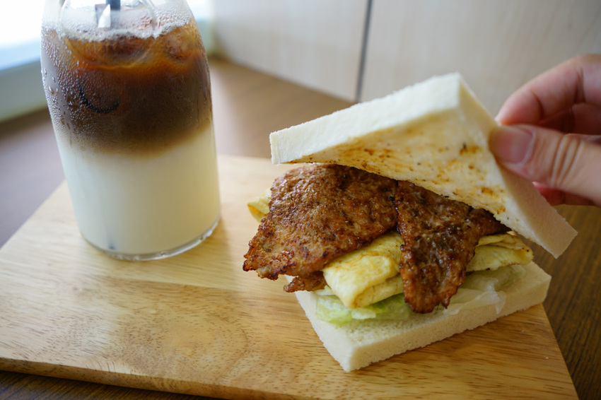 桃園｜醬饌燒肉蛋吐司 美味肉蛋吐司．限量午間燒肉丼推薦！桃園區可外送~ - 奇奇一起玩樂趣
