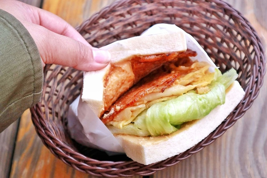 醬饌燒肉蛋吐司