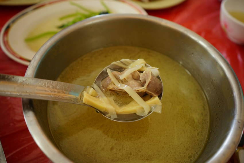 台南|玉井 宮仔檸檬雞 桶仔雞升級版吮指回味檸檬雞 - 奇奇一起玩樂趣