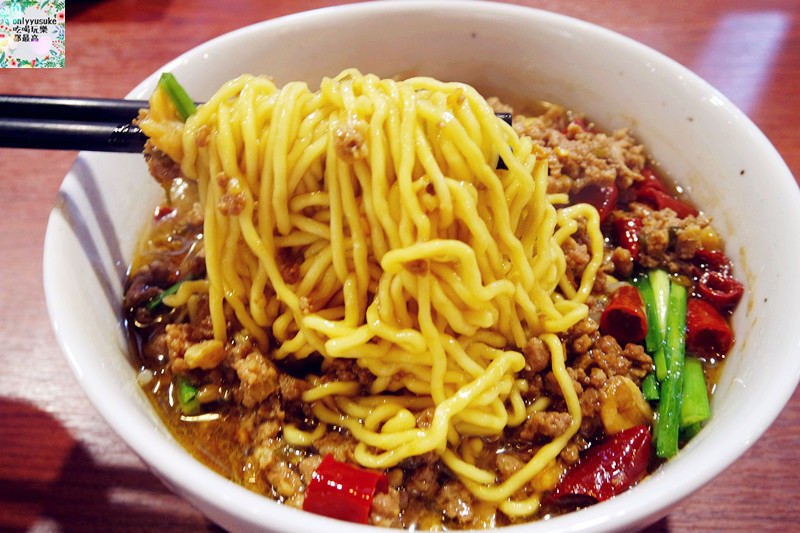 FoOd台北東區【半熟堂Hanjyukudo Taiwan】一次品嚐到兩家日本排隊名店合作選出的人氣料理,超美味半熟飯,台灣拉麵 - ONLYYUSUKE*吃喝玩樂都最高