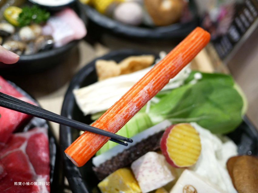 【台中大里美食】嗑肉石鍋大里店,平日不限時段來店指定套餐送小海鮮拼盤!台中火鍋推薦。 @熊寶小榆の旅遊日記