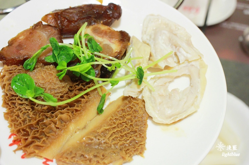 [ 市府站美食 ] 淺藍 × 紅九九個人鴛鴦鍋-市府店～一個人也能大吃鴛鴦鍋的冬日好選擇