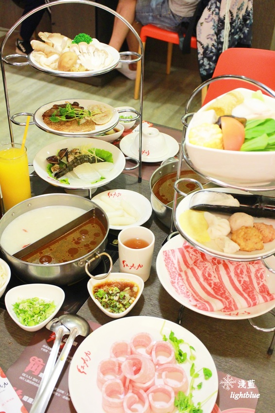 [ 市府站美食 ] 淺藍 × 紅九九個人鴛鴦鍋-市府店～一個人也能大吃鴛鴦鍋的冬日好選擇