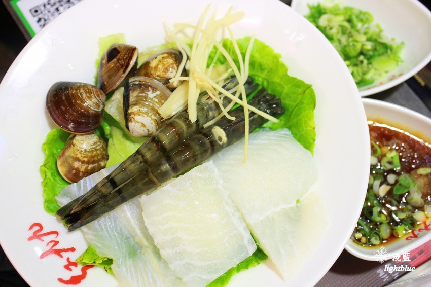 [ 市府站美食 ] 淺藍 × 紅九九個人鴛鴦鍋-市府店～一個人也能大吃鴛鴦鍋的冬日好選擇