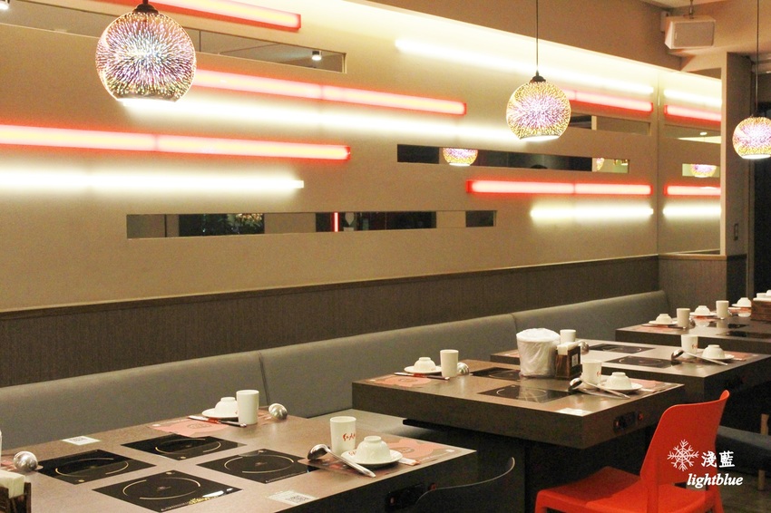 [ 市府站美食 ] 淺藍 × 紅九九個人鴛鴦鍋-市府店～一個人也能大吃鴛鴦鍋的冬日好選擇