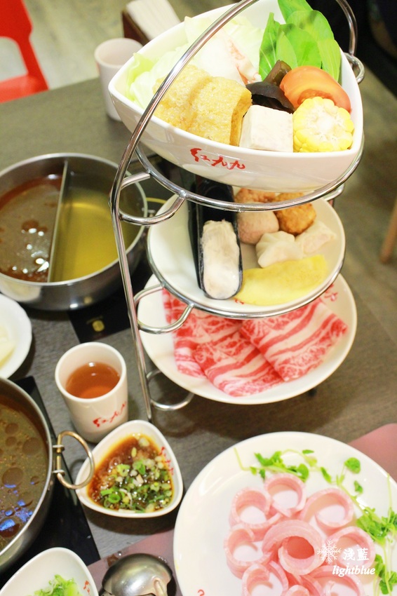 [ 市府站美食 ] 淺藍 × 紅九九個人鴛鴦鍋-市府店～一個人也能大吃鴛鴦鍋的冬日好選擇