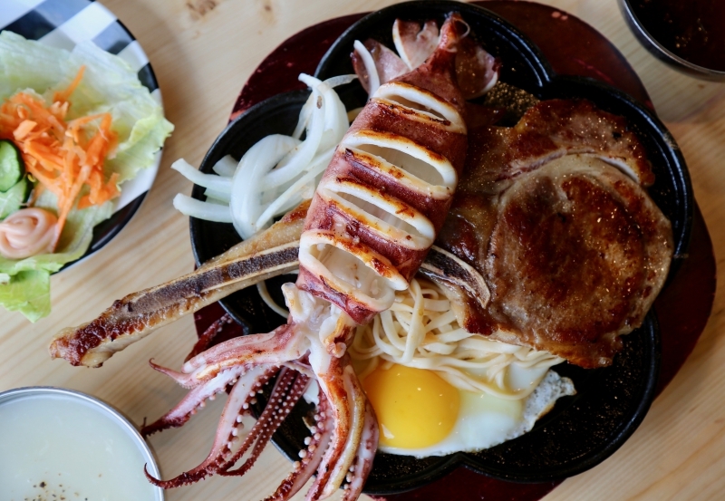 [台南美食]仁德平價牛排推薦 19號倉庫鐵板牛排（內有菜單）飲料濃湯沙拉麵包吃到飽