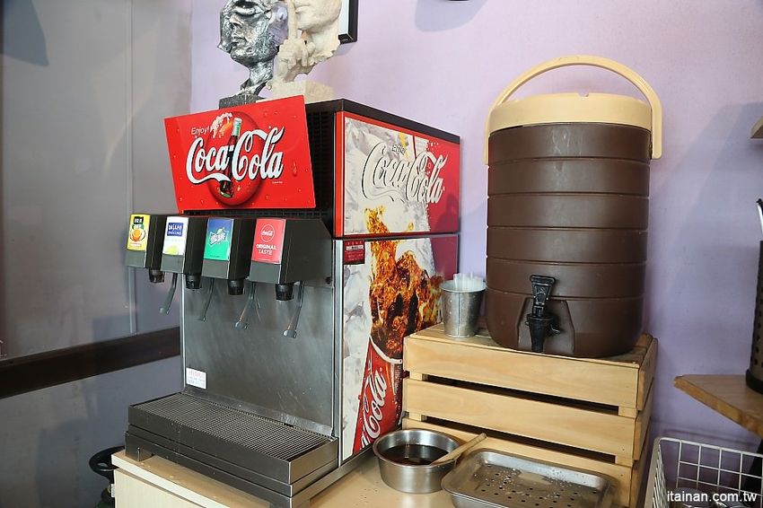 台南牛排｜19號倉庫鐵板牛排仁德店~誰說平價吃到飽沒有好牛排?沙拉吧珍珠奶茶無限量供應加麵加飯不加價! - 台南好Food遊