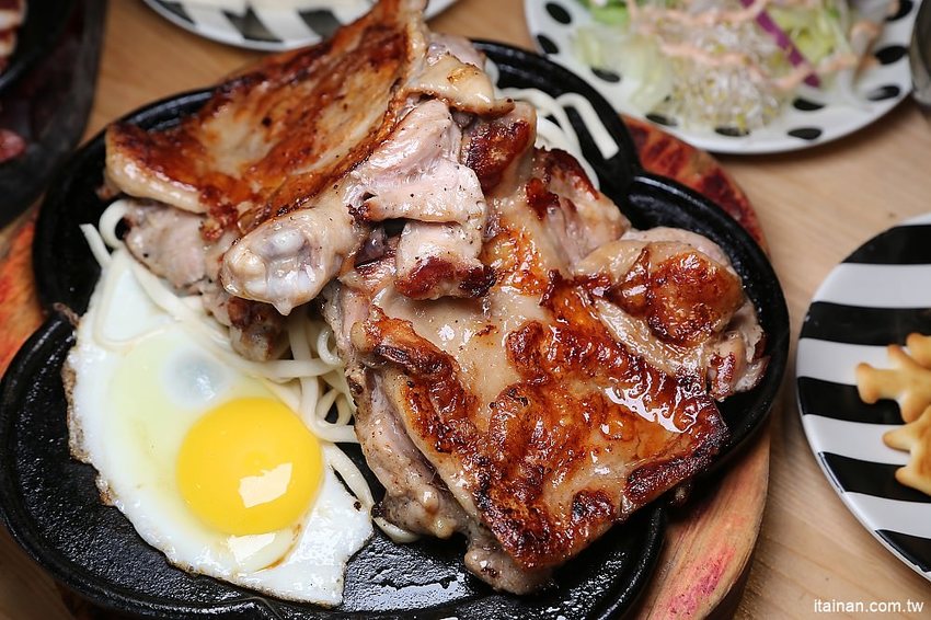 19號倉庫鐵板牛排仁德店~誰說平價吃到飽沒有好牛排?沙拉吧珍珠奶茶無限量供應加麵加飯不加價! - 台南好Food遊