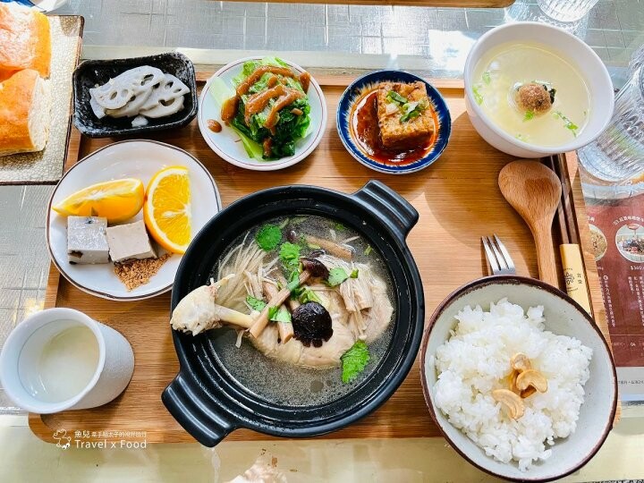 大樹、院子與人情味，百年古厝裡的美味時光，甘樂食堂 @魚兒 x 牽手明太子的「視」界旅行