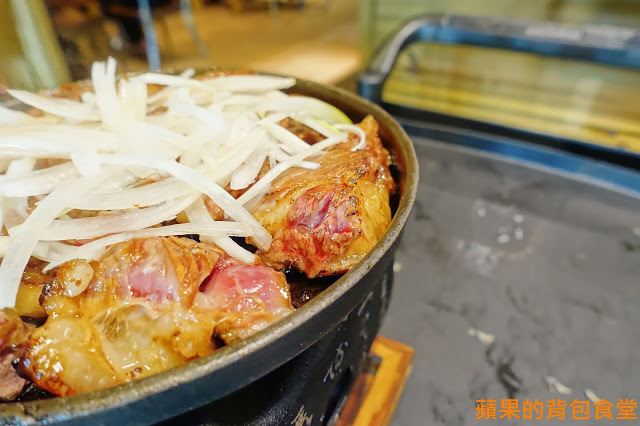 [食記] 新竹東區 - 牛丁次郎坊x深夜裡的和魂燒肉丼x新竹旗艦店 燒烤戰斧牛排及蔥鹽牛舌 極盛版丼魬肉量浮誇 起司炸雞 熔岩蛋糕 令人流連忘返