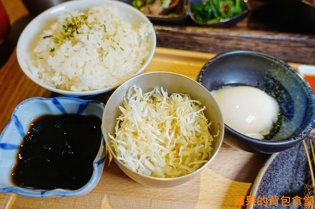 [食記] 新竹東區 - 牛丁次郎坊x深夜裡的和魂燒肉丼x新竹旗艦店 燒烤戰斧牛排及蔥鹽牛舌 極盛版丼魬肉量浮誇 起司炸雞 熔岩蛋糕 令人流連忘返