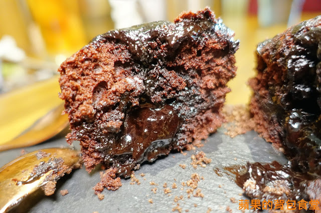 [食記] 新竹東區 - 牛丁次郎坊x深夜裡的和魂燒肉丼x新竹旗艦店 燒烤戰斧牛排及蔥鹽牛舌 極盛版丼魬肉量浮誇 起司炸雞 熔岩蛋糕 令人流連忘返