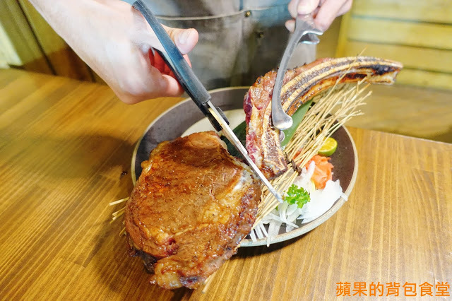 [食記] 新竹東區 - 牛丁次郎坊x深夜裡的和魂燒肉丼x新竹旗艦店 燒烤戰斧牛排及蔥鹽牛舌 極盛版丼魬肉量浮誇 起司炸雞 熔岩蛋糕 令人流連忘返