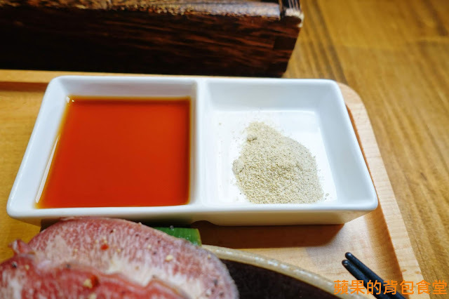 [食記] 新竹東區 - 牛丁次郎坊x深夜裡的和魂燒肉丼x新竹旗艦店 燒烤戰斧牛排及蔥鹽牛舌 極盛版丼魬肉量浮誇 起司炸雞 熔岩蛋糕 令人流連忘返