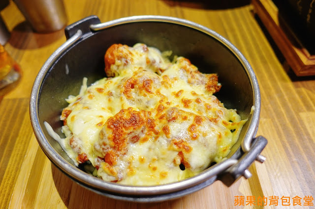 [食記] 新竹東區 - 牛丁次郎坊x深夜裡的和魂燒肉丼x新竹旗艦店 燒烤戰斧牛排及蔥鹽牛舌 極盛版丼魬肉量浮誇 起司炸雞 熔岩蛋糕 令人流連忘返