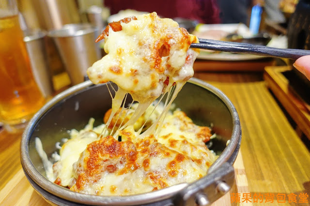 [食記] 新竹東區 - 牛丁次郎坊x深夜裡的和魂燒肉丼x新竹旗艦店 燒烤戰斧牛排及蔥鹽牛舌 極盛版丼魬肉量浮誇 起司炸雞 熔岩蛋糕 令人流連忘返