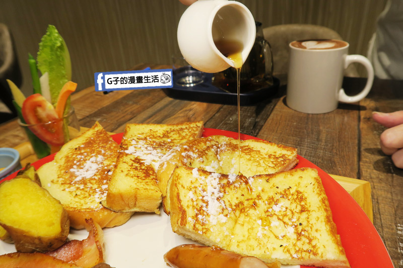 南京三民早午餐-好拾光大滿足.椒鹽牛小排.法式吐司.熱狗.厚切培根.烤地瓜.生菜沙拉