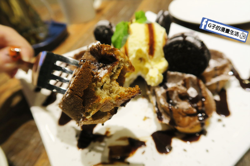 南京三民早午餐-好拾光 Good Moments.OREO明治冰淇淋鬆餅