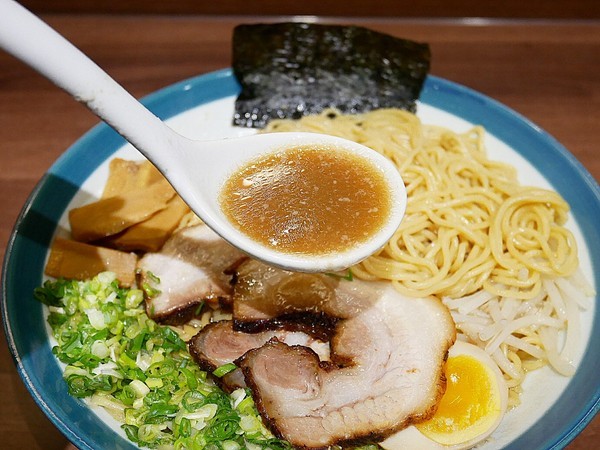 佐丨拉麵:佐一拉麵-台中西屯漢口路道地拉麵 經典醬油、味噌雙味擄獲老饕的胃 想吃拉麵不用跑日本