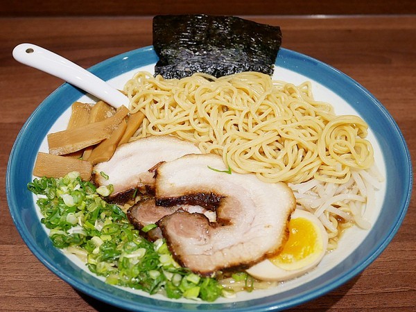 佐丨拉麵:佐一拉麵-台中西屯漢口路道地拉麵 經典醬油、味噌雙味擄獲老饕的胃 想吃拉麵不用跑日本