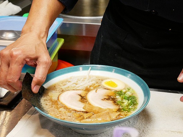 佐丨拉麵:佐一拉麵-台中西屯漢口路道地拉麵 經典醬油、味噌雙味擄獲老饕的胃 想吃拉麵不用跑日本