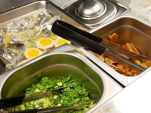 佐丨拉麵:佐一拉麵-台中西屯漢口路道地拉麵 經典醬油、味噌雙味擄獲老饕的胃 想吃拉麵不用跑日本