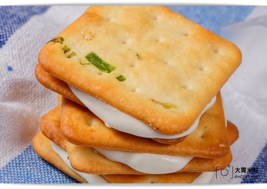 淡水老街必買伴手禮,愛牧手作工坊,招牌杏仁牛軋糖,手工牛軋餅,杏仁豬肉紙,超級涮嘴好吃!可網路宅配,淡水美食推薦,宅配牛軋糖禮盒推薦, - 大胃米粒 DAVID & MILLY