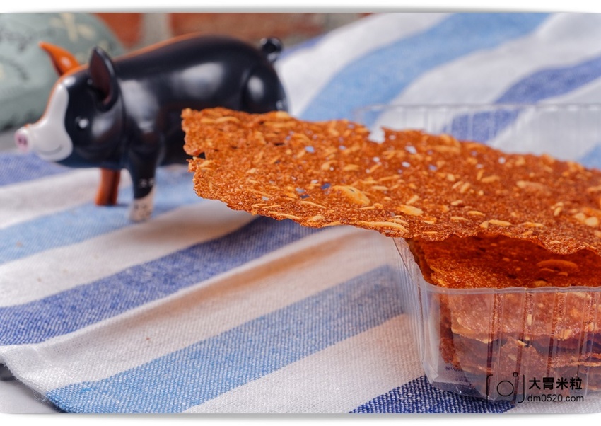 淡水老街必買伴手禮,愛牧手作工坊,招牌杏仁牛軋糖,手工牛軋餅,杏仁豬肉紙,超級涮嘴好吃!可網路宅配,淡水美食推薦,宅配牛軋糖禮盒推薦, - 大胃米粒 DAVID & MILLY