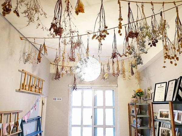 義娜堤餐廚Eternity Café:義娜堤餐廚Eternity Café-台中北區義式餐廳 中國醫巷弄美食 師承義大利人的道地料理 別緻空間設計 用餐後也有聊天小天地