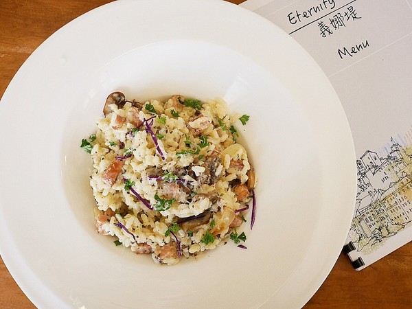 義娜堤餐廚Eternity Café:義娜堤餐廚Eternity Café-台中北區義式餐廳 中國醫巷弄美食 師承義大利人的道地料理 別緻空間設計 用餐後也有聊天小天地