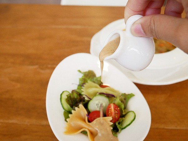 義娜堤餐廚Eternity Café:義娜堤餐廚Eternity Café-台中北區義式餐廳 中國醫巷弄美食 師承義大利人的道地料理 別緻空間設計 用餐後也有聊天小天地