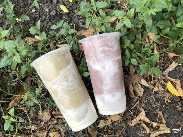 有珍綠豆沙牛乳:台中美食│有珍綠豆沙牛乳〃除了超人氣綠豆沙牛乳外,還有每日限量紅豆沙牛乳,想喝請趁早~