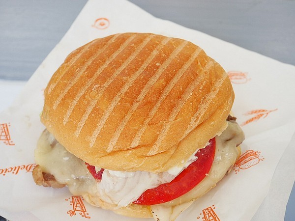 構思多安格思牛排漢堡:gosto構思多安格思牛排漢堡-台南中西區早午餐 赤崁樓旁外帶點心 結合南美洲與台灣風味的台南漢堡