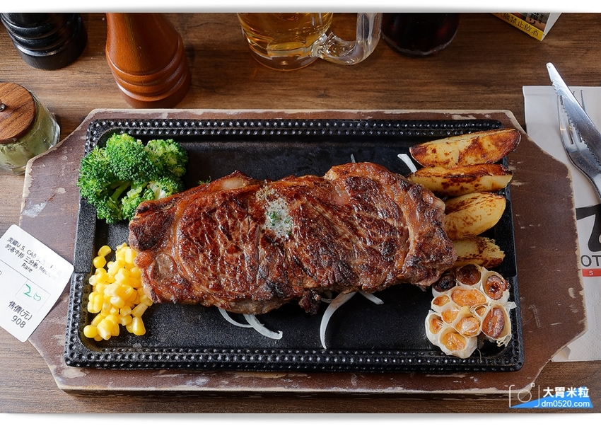 現點現切以克計價濕式熟成牛排！Totsuzen Steak,突然牛排,超值平價,想吃高級牛排不必太正式,立食x自助回收餐盤結帳再享9折,台北大安區牛排推薦,台北大安區美食推薦, - 大胃米粒 DAVI